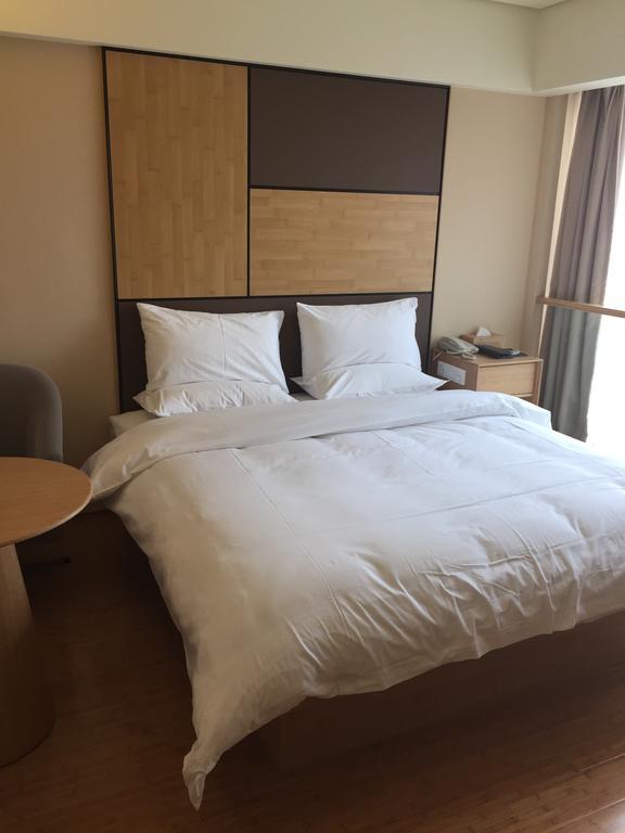 Ji Hotel Jinan Quancheng Square Habitación foto
