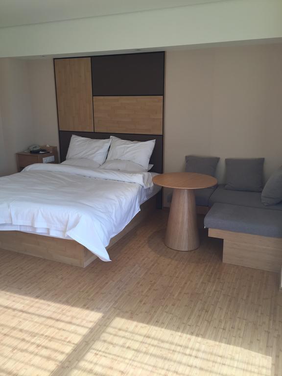 Ji Hotel Jinan Quancheng Square Habitación foto